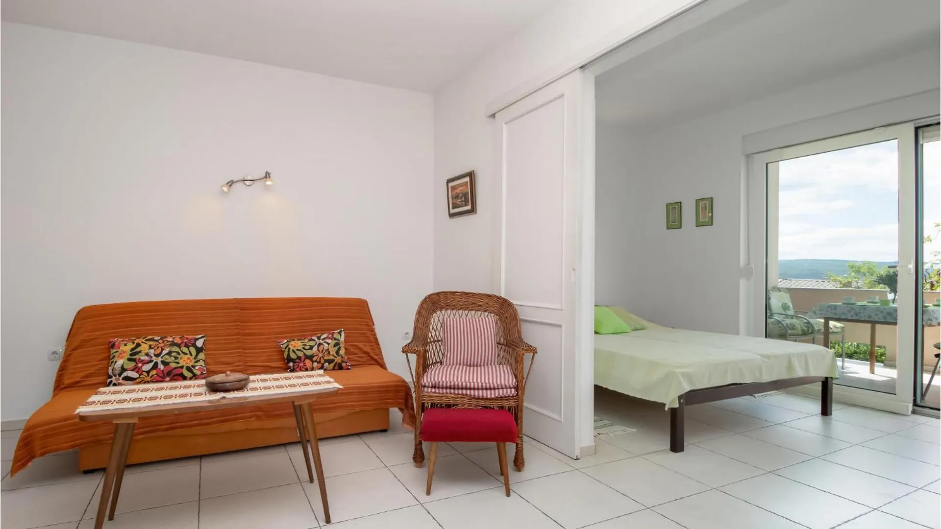 Cozy Apartment In Dramalj With House Sea View